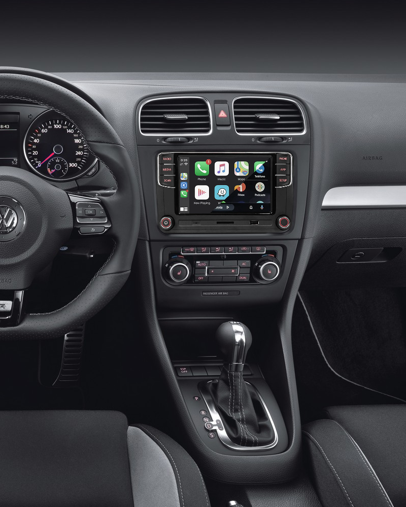 Golf 6 interior with dynakro radio